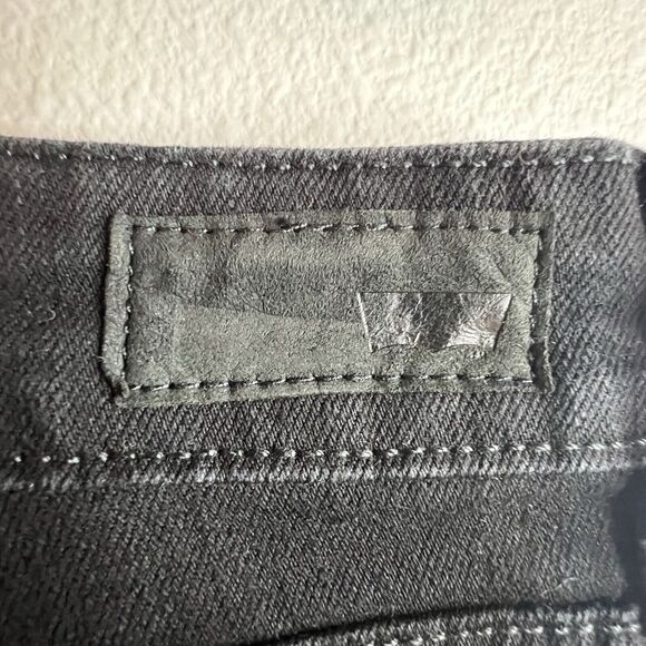 Levi's Women's Jeans 10 / 30 Slight Demi Curve Boot Cut Classic Rise Black Wash - Picture 4 of 9